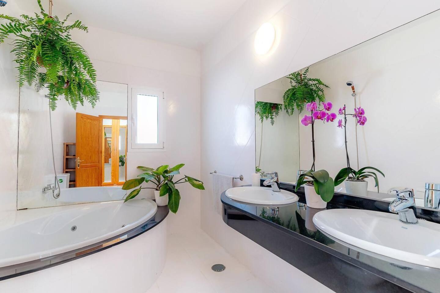 Amazing 3 Bedroom Ocean View With Pool Tías Dış mekan fotoğraf